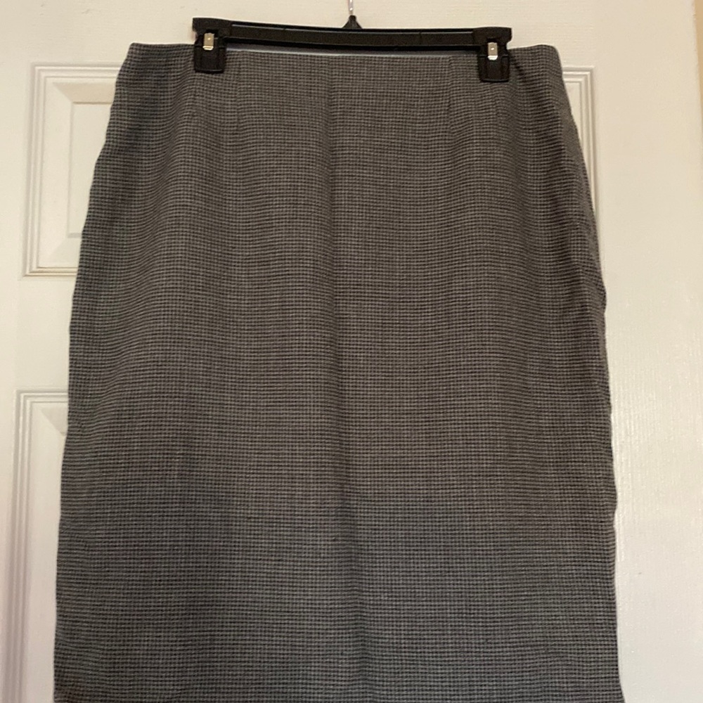 Linda Allard Ellen Tracy black skirt sz 14